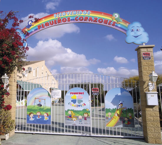 Bienvenid@s a la Escuela Infantil Pequeños Corazones